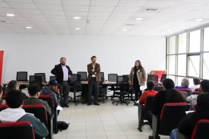 Municipalidad de Los Vilos entregó becas de residencia estudiantil a 45 jóvenes